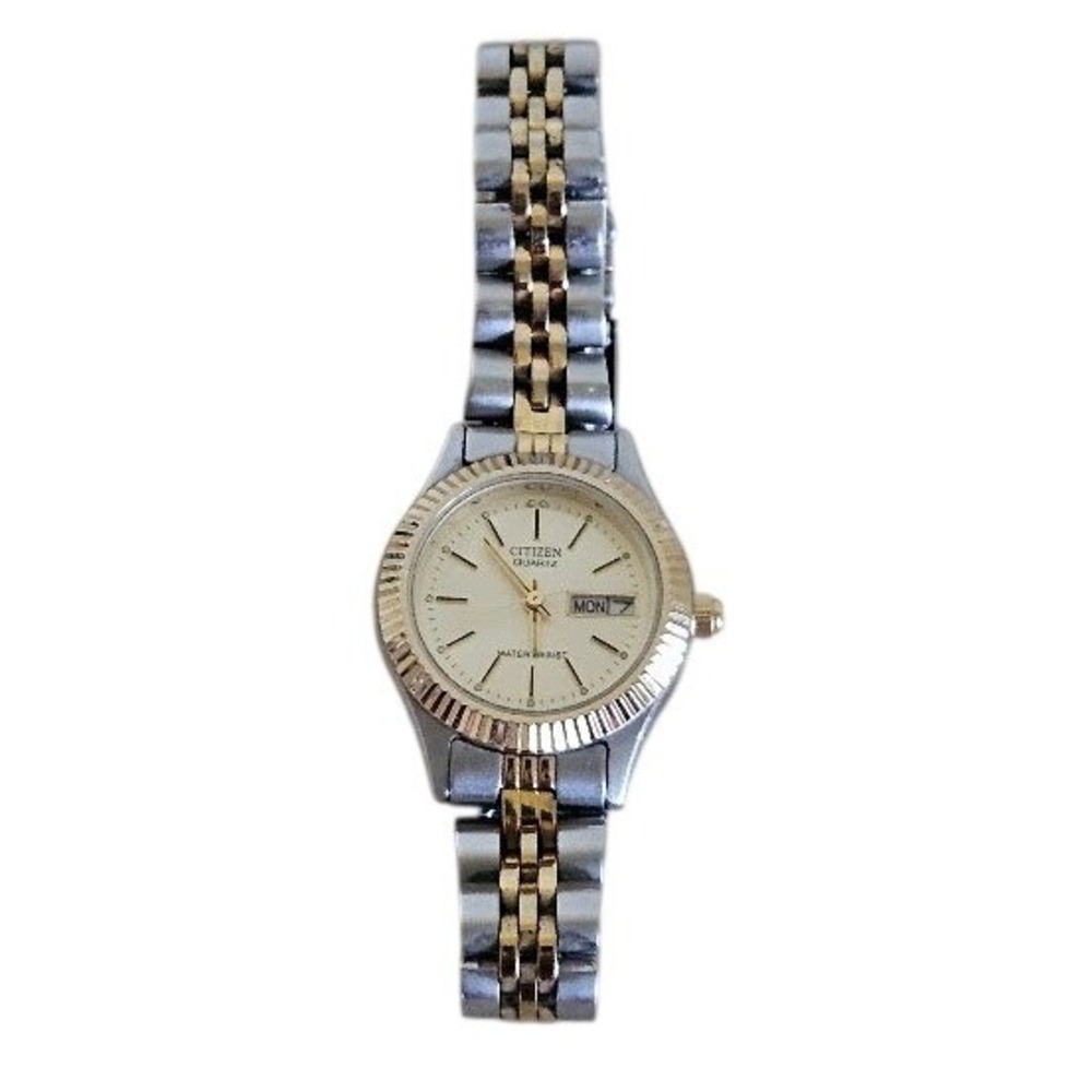 Citizen Quartz Two Tone Watch 6000-R00413 RC Fluted Bezel Day Date Jubilee Band